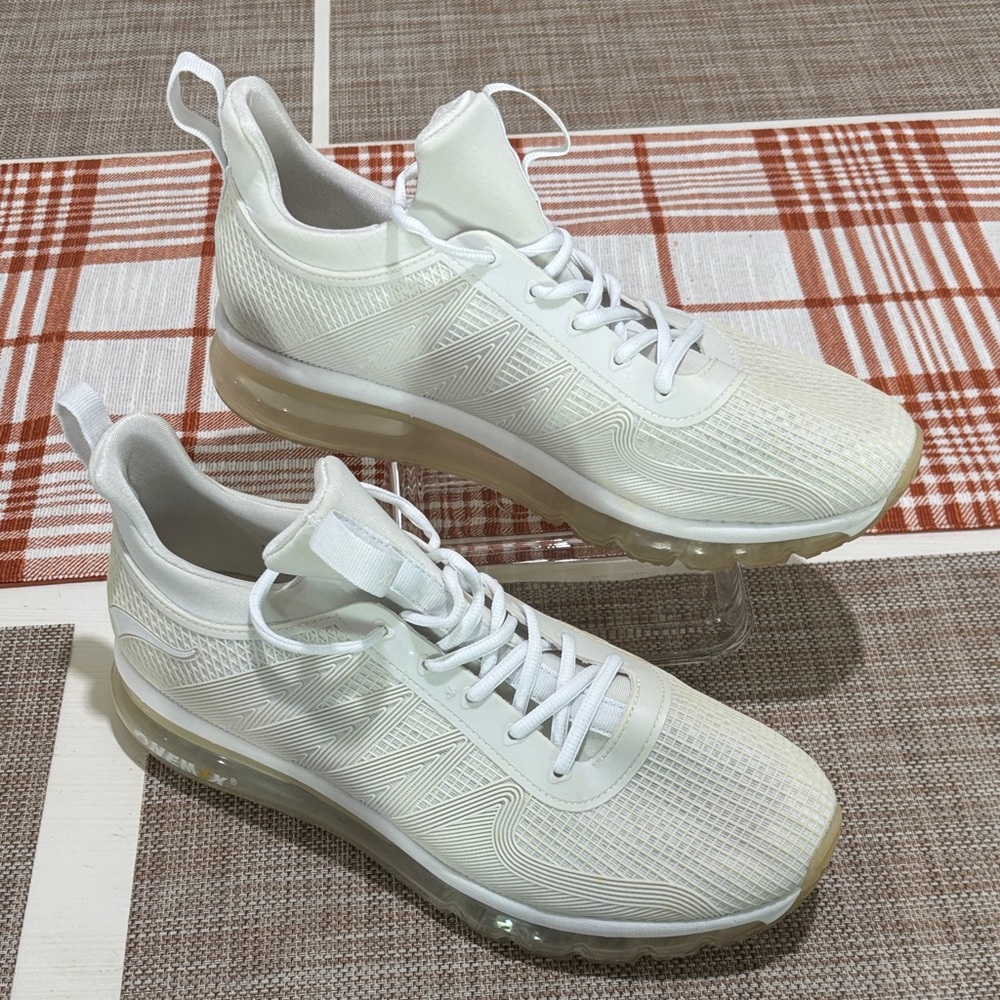 ONEMIX Cushion Road running shoes in off white. Men's 12. Very good condition.